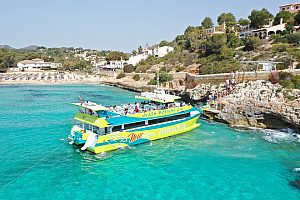 das Porto Cristo Glasbodenboot